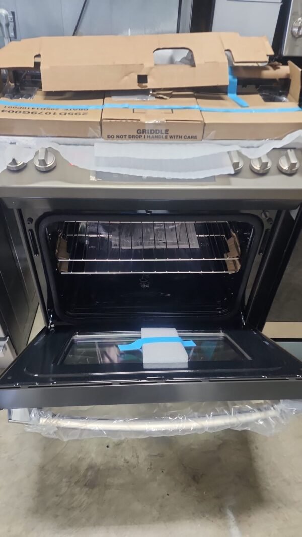 GE New 30" Slide-In Electric Convection Range