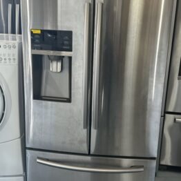 Samsung 33" Like New French Door Refrigerator