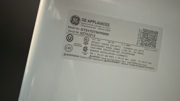 GE New GTS17DTNRWW 28 Inch Top Freezer Refrigerator - Image 2