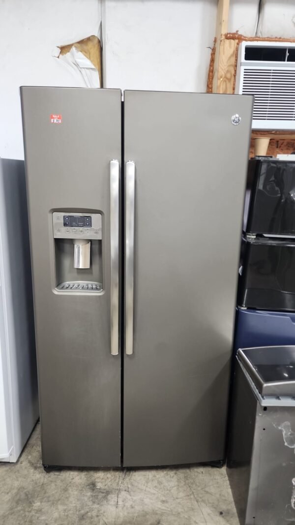 GE Used GSE26HMEES 25.9 Cu. Ft. Side-By-Side Refrigerator - Image 4