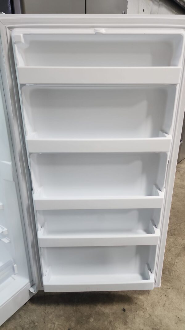 Maytag Used MZF34X16DW 30 Inch Upright Freezer - Image 3