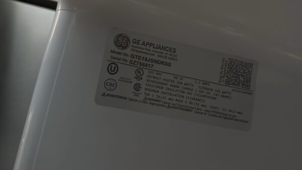 GE New GTE19JSNRSS 30 Inch Top Freezer Refrigerator - Image 4