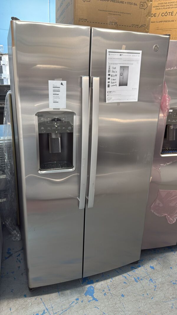 GE New 25.3 Cu. Ft. GSS25GYPFS Side-By-Side Refrigerator - Image 2