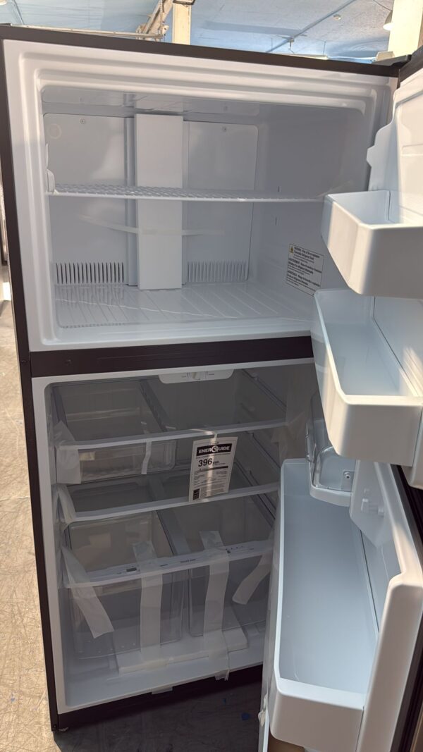 GE New GTE21GSHSS 33 Inch Top-Freezer Refrigerator - Image 4