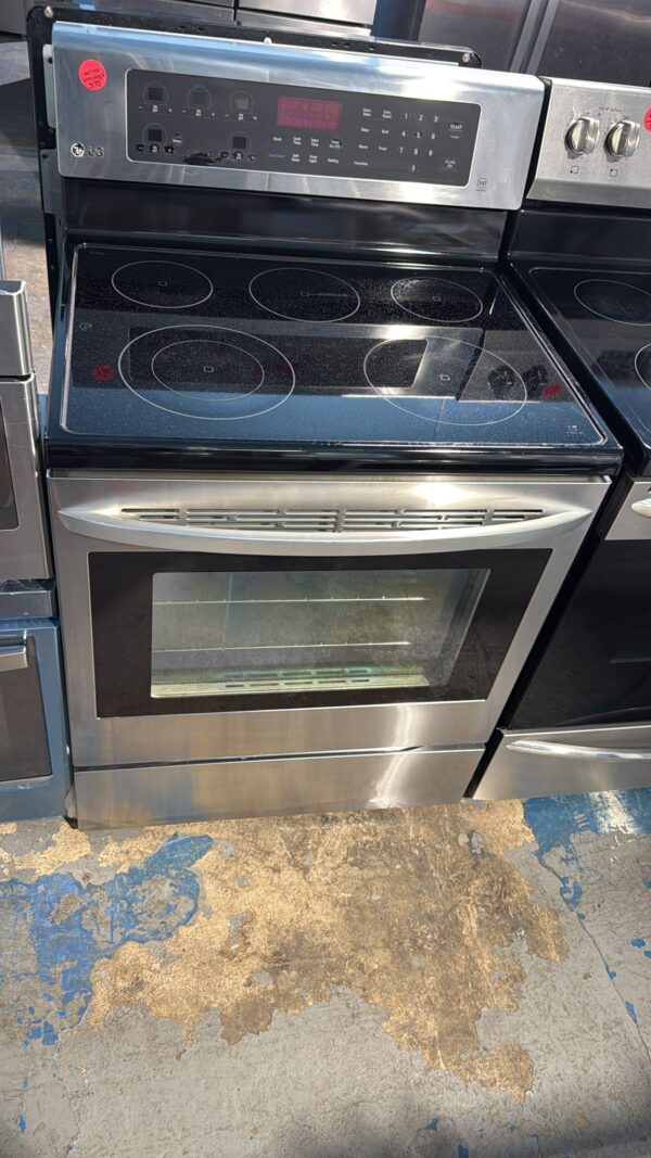 LG Used LRE3083ST 30 Inch Electric Range Freestanding - Image 2