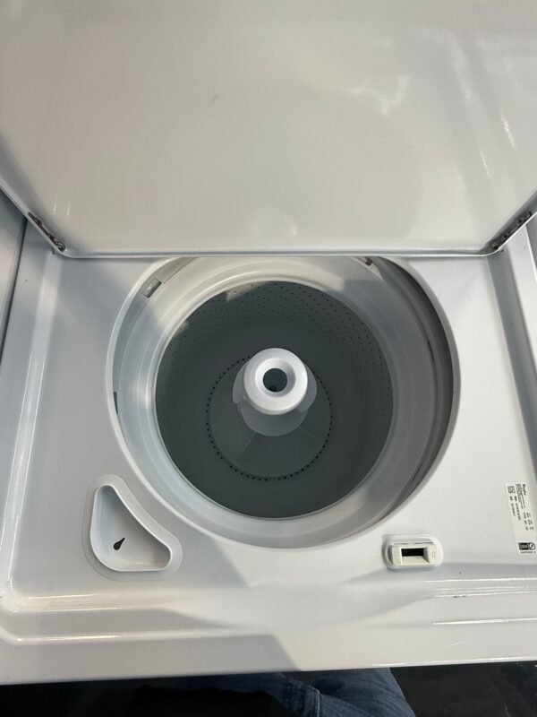 Whirlpool Used WTW4816FW MEDC465HW Washer-Dryer Set - Image 2